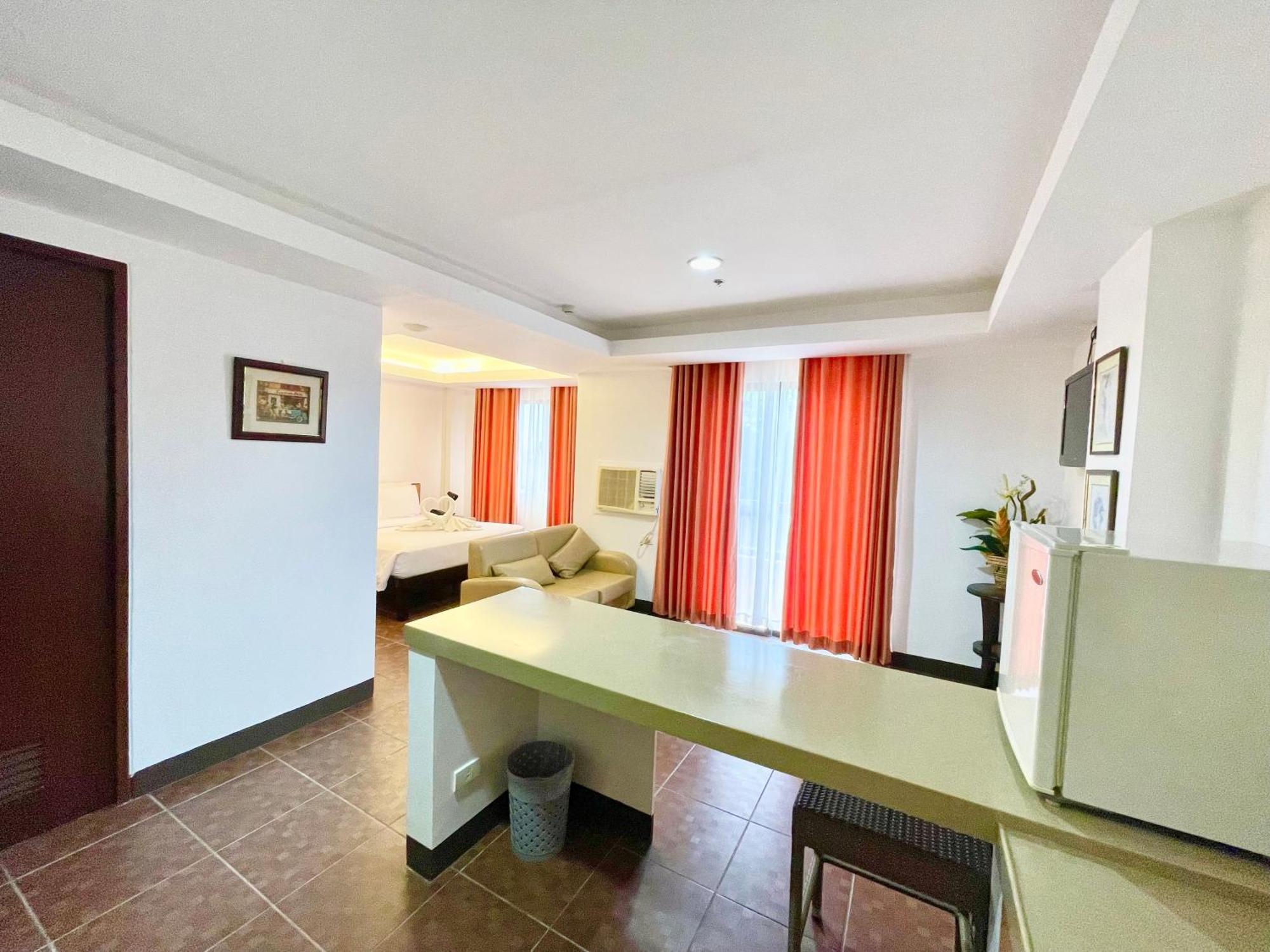 Palmbeach & Mactan, Cebu 2* Lapu-Lapu City