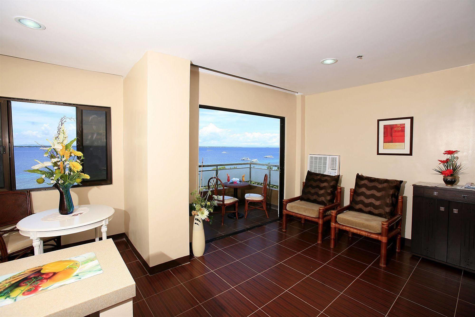 Palmbeach & Mactan, Cebu 2*